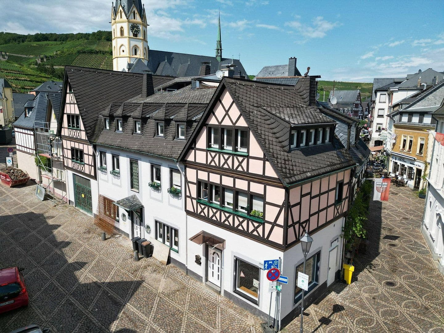 Prodej domu 438 m², pozemek 164 m², Johannes-Müller-Straße 2, Bad Neuenahr-Ahrweiler, Porýní-Falc Prodej domu 438 m², pozemek 164 m², Johannes-Müller-Straße 2, Bad Neuenahr-Ahrweiler, Porýní-Falc