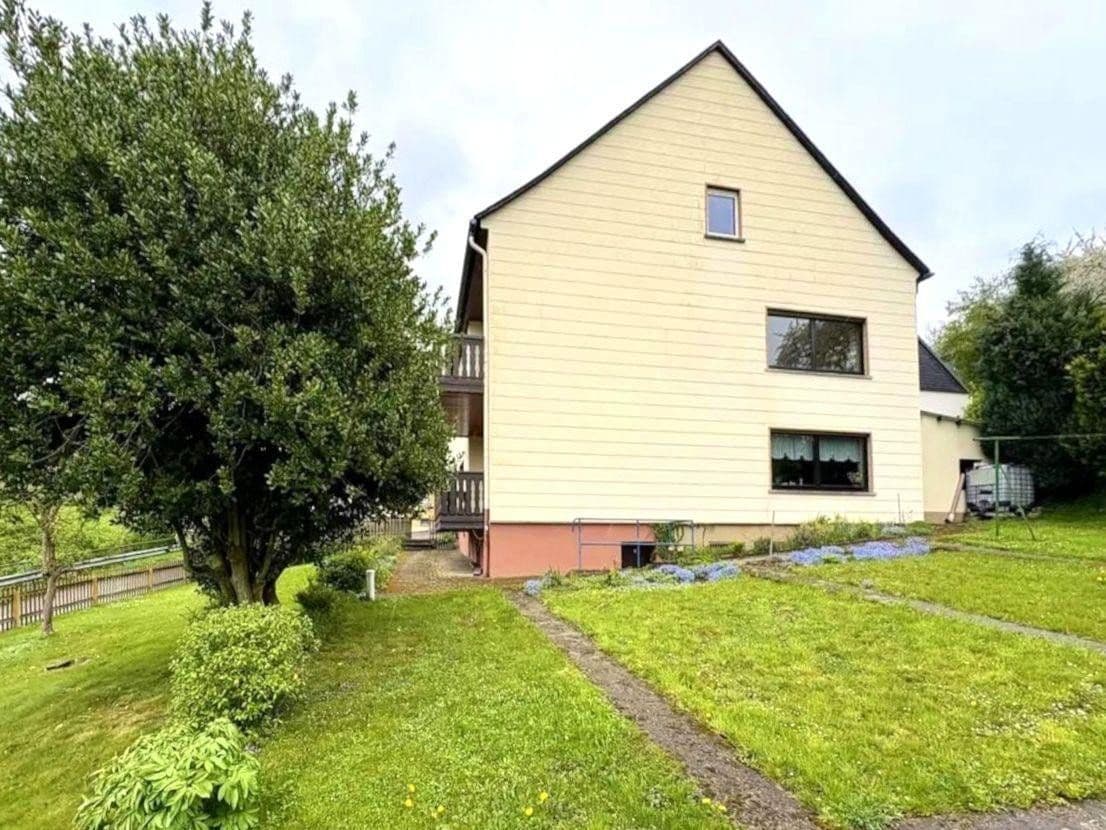Prodej domu 172 m², pozemek 1.234 m², Hunsrückstraße 2, Horath, Porýní-Falc Prodej domu 172 m², pozemek 1.234 m², Hunsrückstraße 2, Horath, Porýní-Falc