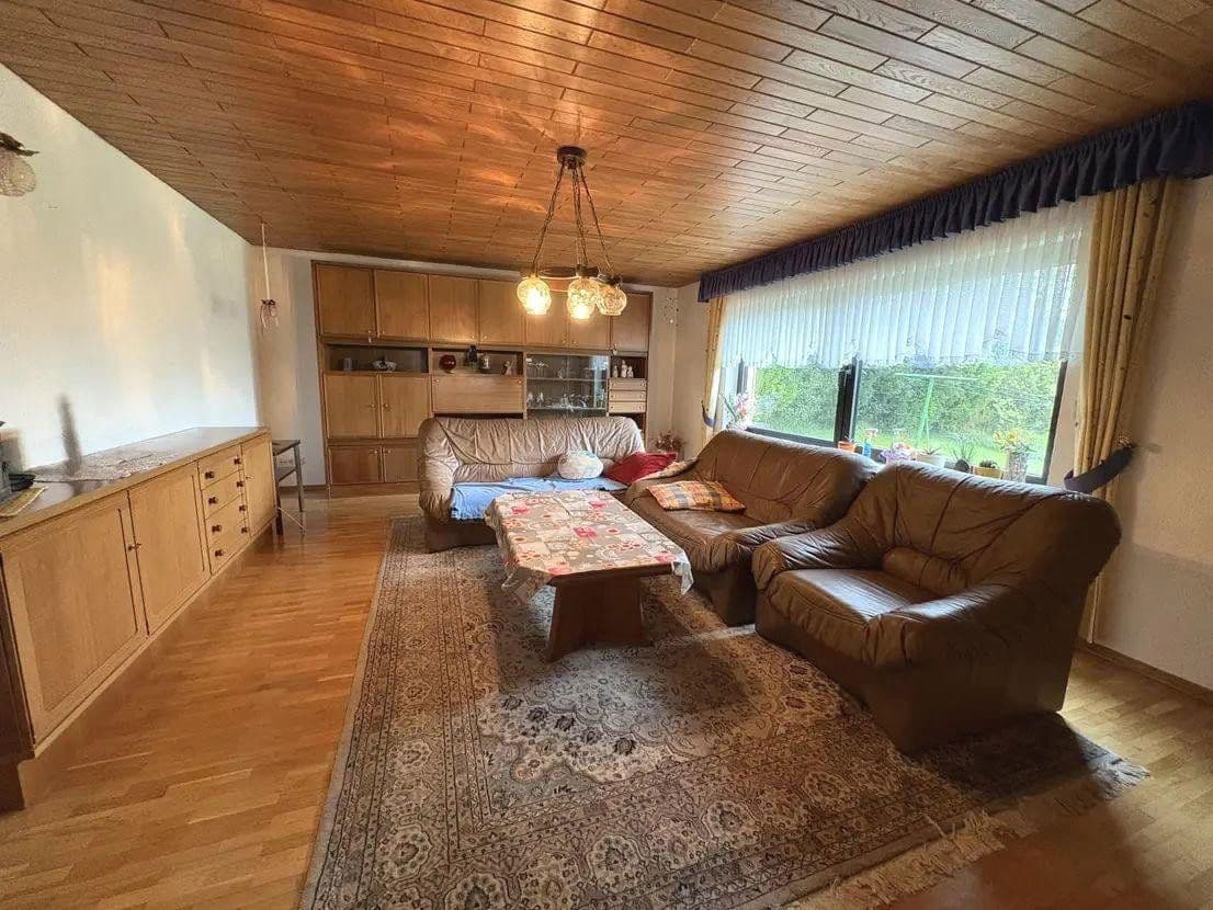 Prodej domu 172 m², pozemek 1.234 m², Hunsrückstraße 2, Horath, Porýní-Falc Prodej domu 172 m², pozemek 1.234 m², Hunsrückstraße 2, Horath, Porýní-Falc