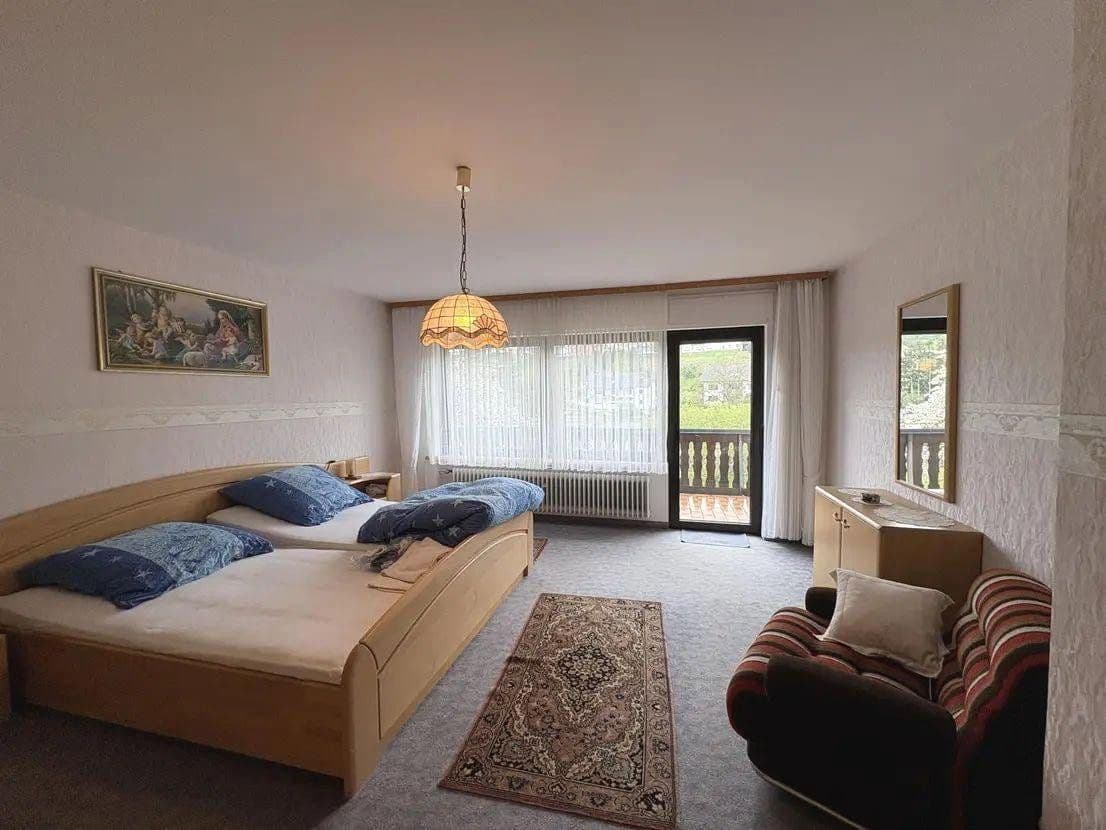 Prodej domu 172 m², pozemek 1.234 m², Hunsrückstraße 2, Horath, Porýní-Falc Prodej domu 172 m², pozemek 1.234 m², Hunsrückstraße 2, Horath, Porýní-Falc