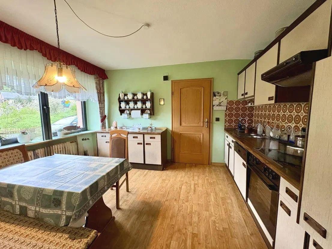 Prodej domu 172 m², pozemek 1.234 m², Hunsrückstraße 2, Horath, Porýní-Falc Prodej domu 172 m², pozemek 1.234 m², Hunsrückstraße 2, Horath, Porýní-Falc