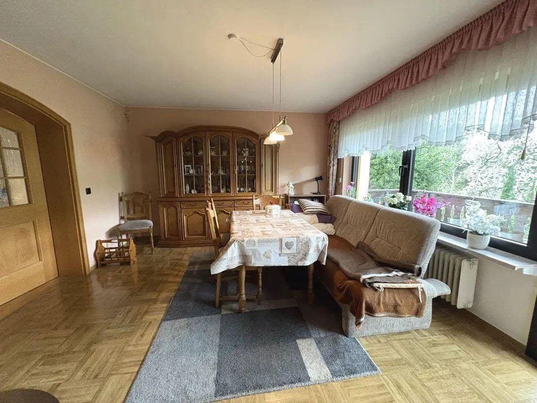 Prodej domu 172 m², pozemek 1.234 m², Hunsrückstraße 2, Horath, Porýní-Falc Prodej domu 172 m², pozemek 1.234 m², Hunsrückstraße 2, Horath, Porýní-Falc
