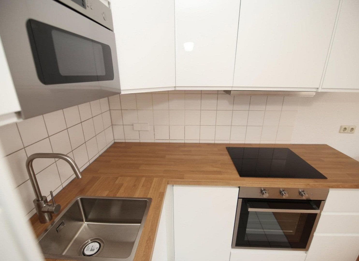 Pronájem bytu 1+kk 53 m², Wilhelm-Leuschner-Straße 47, Karlsruhe, Bádensko-Württembersko Pronájem bytu 1+kk 53 m², Wilhelm-Leuschner-Straße 47, Karlsruhe, Bádensko-Württembersko