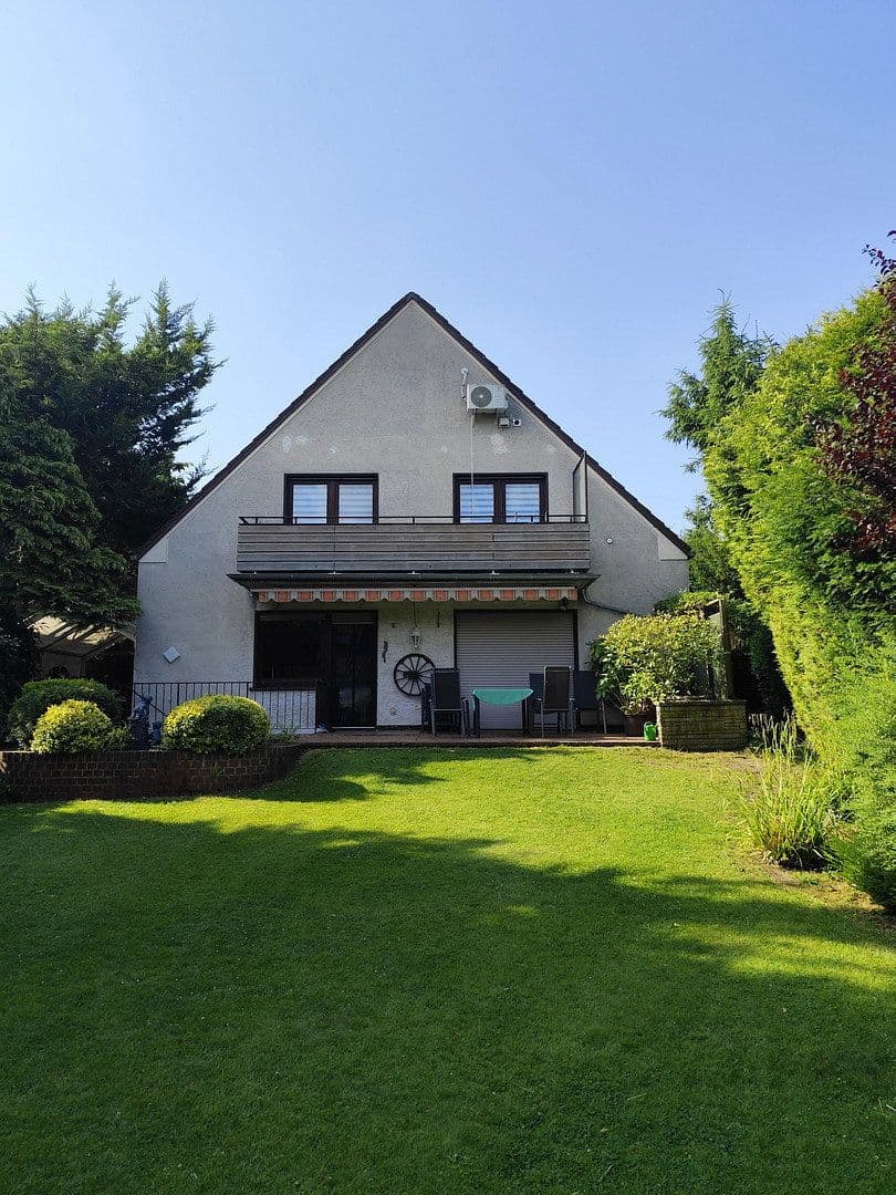 Prodej domu 235 m², pozemek 909 m², Forststr. 73, Köln, Severní Porýní-Vestfálsko Prodej domu 235 m², pozemek 909 m², Forststr. 73, Köln, Severní Porýní-Vestfálsko