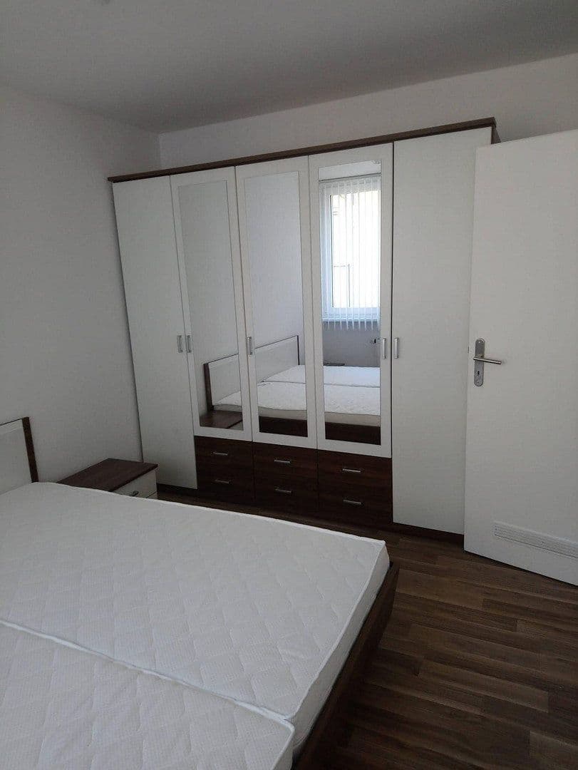 Pronájem bytu 2+1 45 m², Köln, Severní Porýní-Vestfálsko Pronájem bytu 2+1 45 m², Köln, Severní Porýní-Vestfálsko
