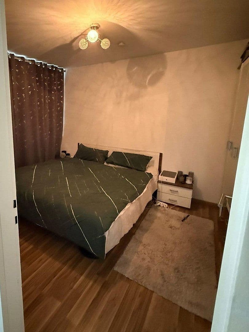 Pronájem bytu 2+1 45 m², Köln, Severní Porýní-Vestfálsko Pronájem bytu 2+1 45 m², Köln, Severní Porýní-Vestfálsko