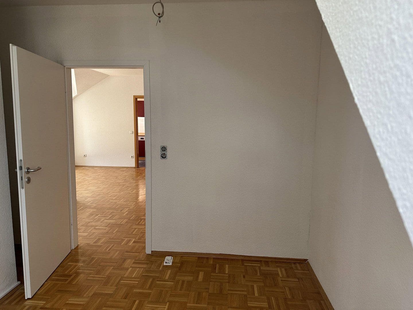 Pronájem bytu 4+1 106 m², Landgraf-Karl-Straße 19 A, Kassel, Hessen Pronájem bytu 4+1 106 m², Landgraf-Karl-Straße 19 A, Kassel, Hessen
