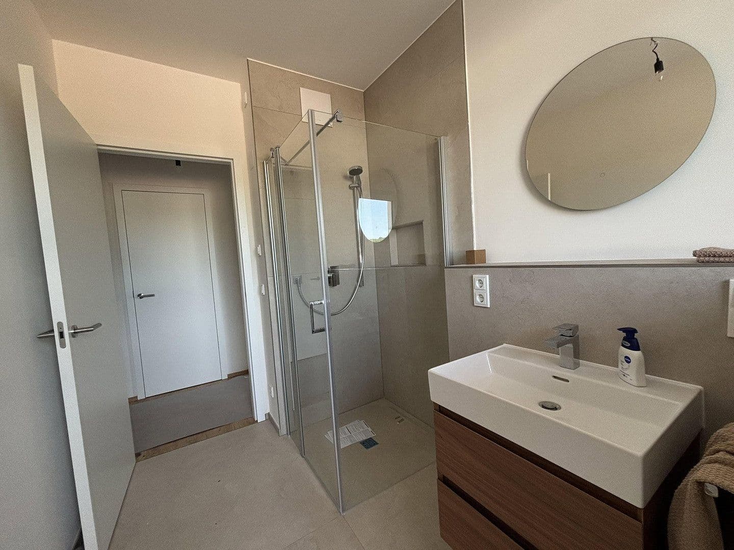 Pronájem bytu 3+1 138 m², Saarburg, Porýní-Falc Pronájem bytu 3+1 138 m², Saarburg, Porýní-Falc