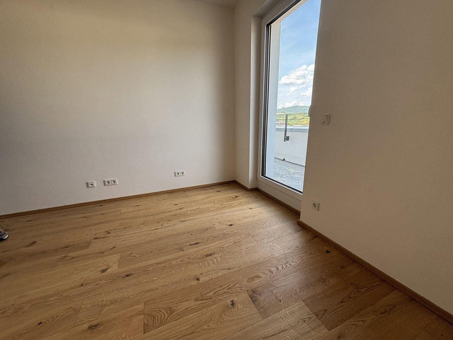 Pronájem bytu 3+1 138 m², Saarburg, Porýní-Falc Pronájem bytu 3+1 138 m², Saarburg, Porýní-Falc