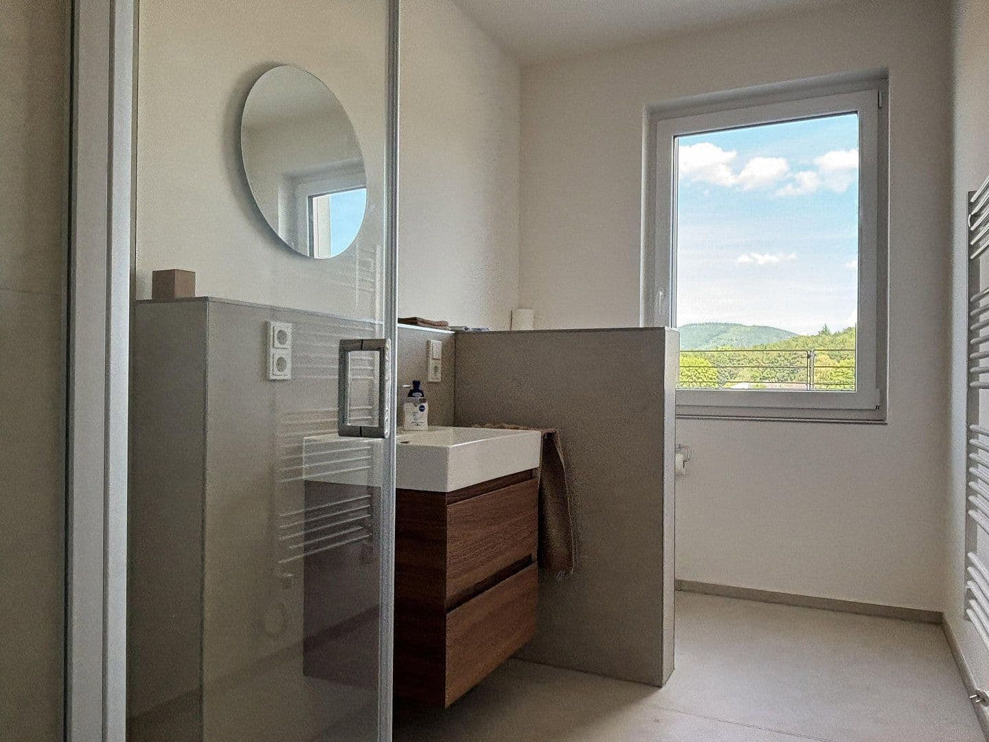 Pronájem bytu 3+1 138 m², Saarburg, Porýní-Falc Pronájem bytu 3+1 138 m², Saarburg, Porýní-Falc