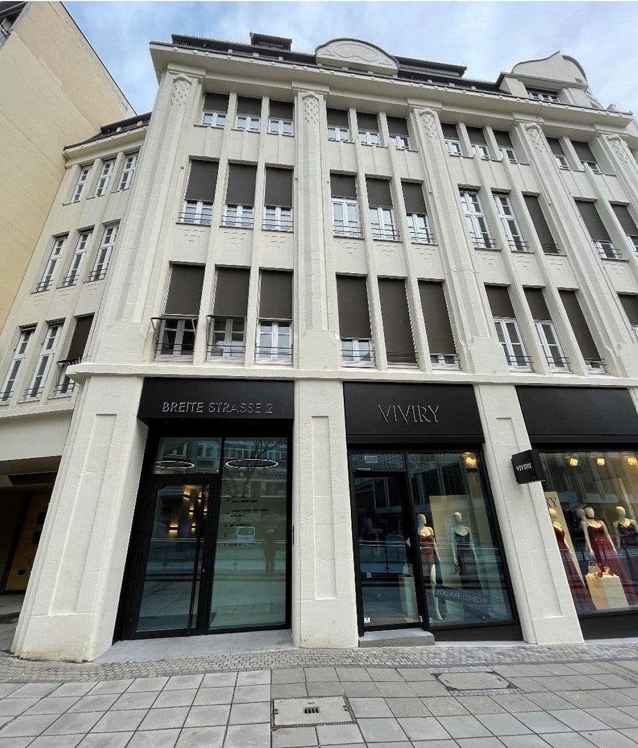 Pronájem kanceláře 135 m², Stuttgart, Bádensko-Württembersko Pronájem kanceláře 135 m², Stuttgart, Bádensko-Württembersko