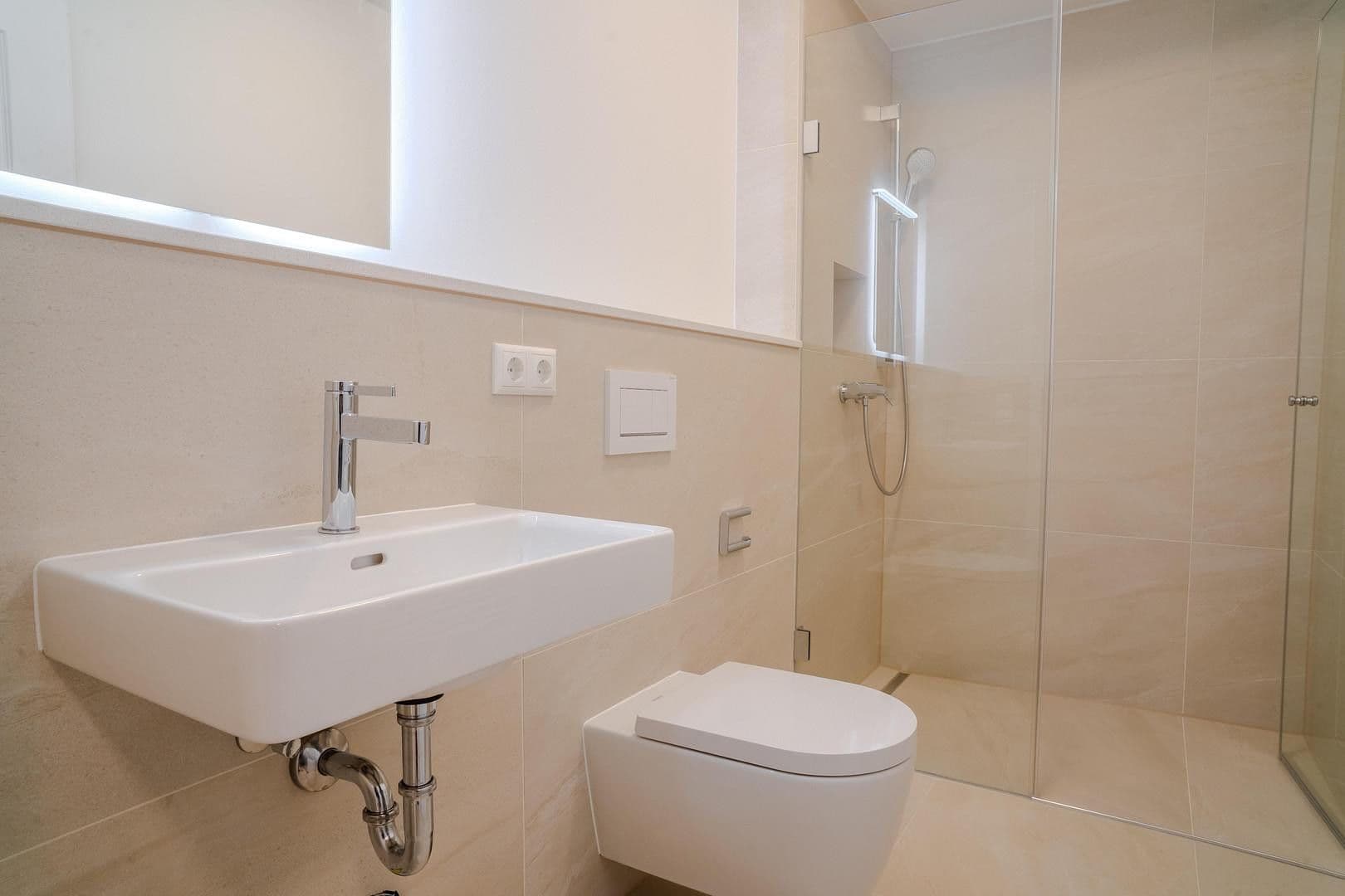 Pronájem bytu 3+1 105 m², An den Postwiesen 1, Frankfurt am Main, Hessen Pronájem bytu 3+1 105 m², An den Postwiesen 1, Frankfurt am Main, Hessen