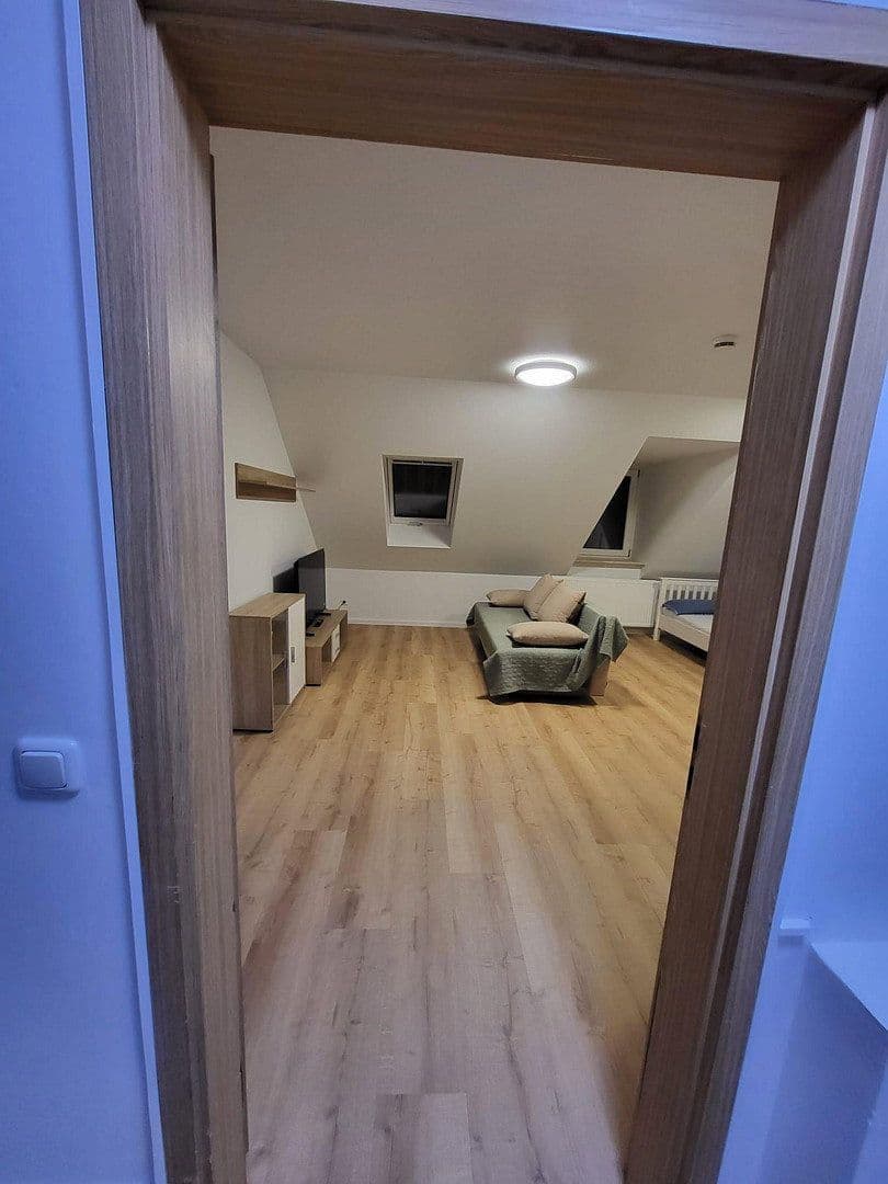 Pronájem bytu 1+1 41 m², Berg b.Neumarkt i.d.OPf., Bavorsko Pronájem bytu 1+1 41 m², Berg b.Neumarkt i.d.OPf., Bavorsko