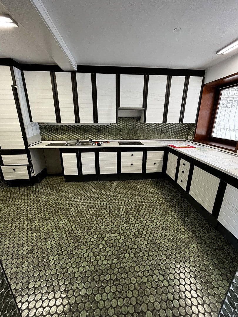 Prodej domu 347 m², pozemek 2.550 m², Overath, Severní Porýní-Vestfálsko Prodej domu 347 m², pozemek 2.550 m², Overath, Severní Porýní-Vestfálsko