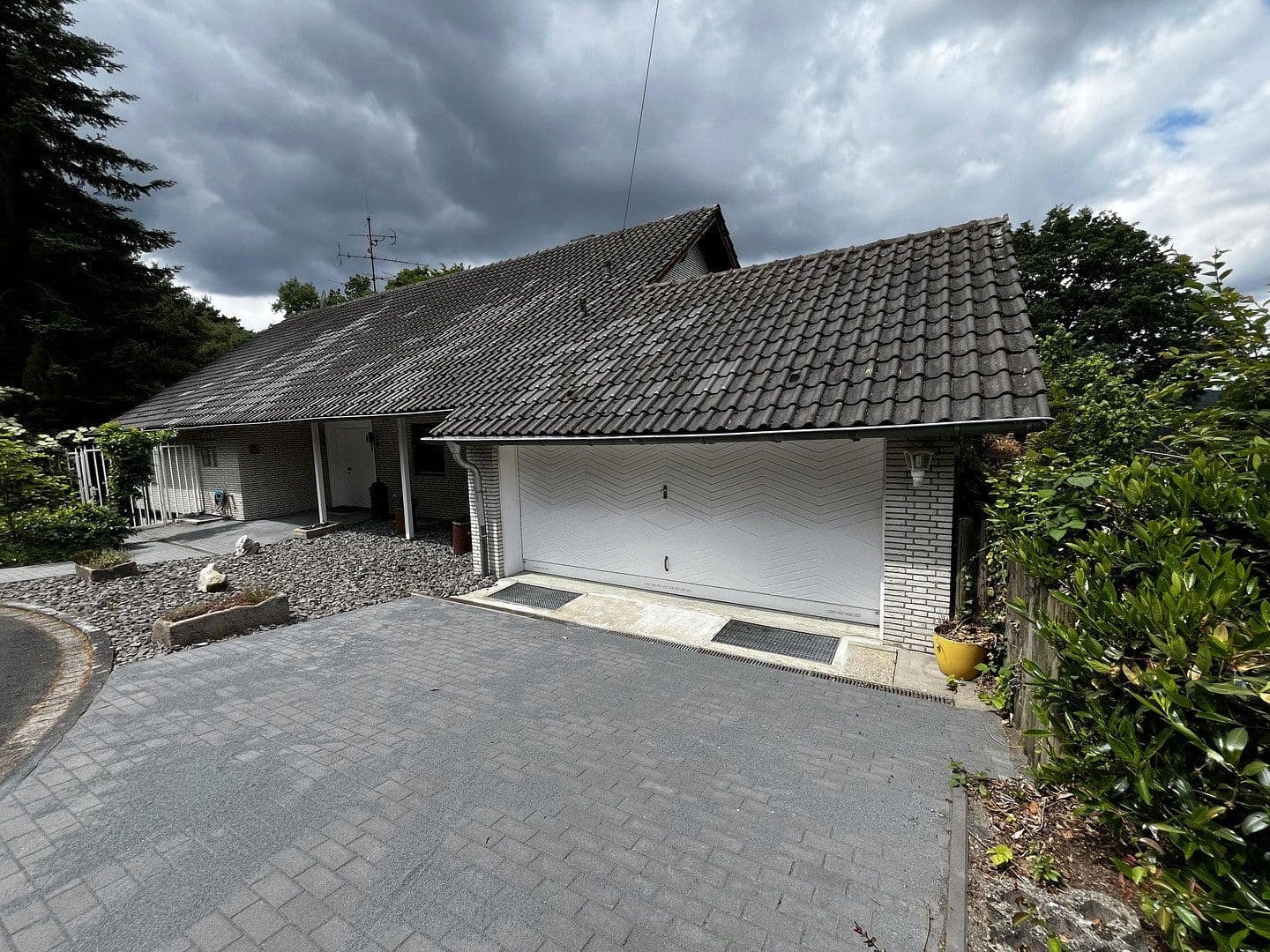 Prodej domu 347 m², pozemek 2.550 m², Overath, Severní Porýní-Vestfálsko Prodej domu 347 m², pozemek 2.550 m², Overath, Severní Porýní-Vestfálsko