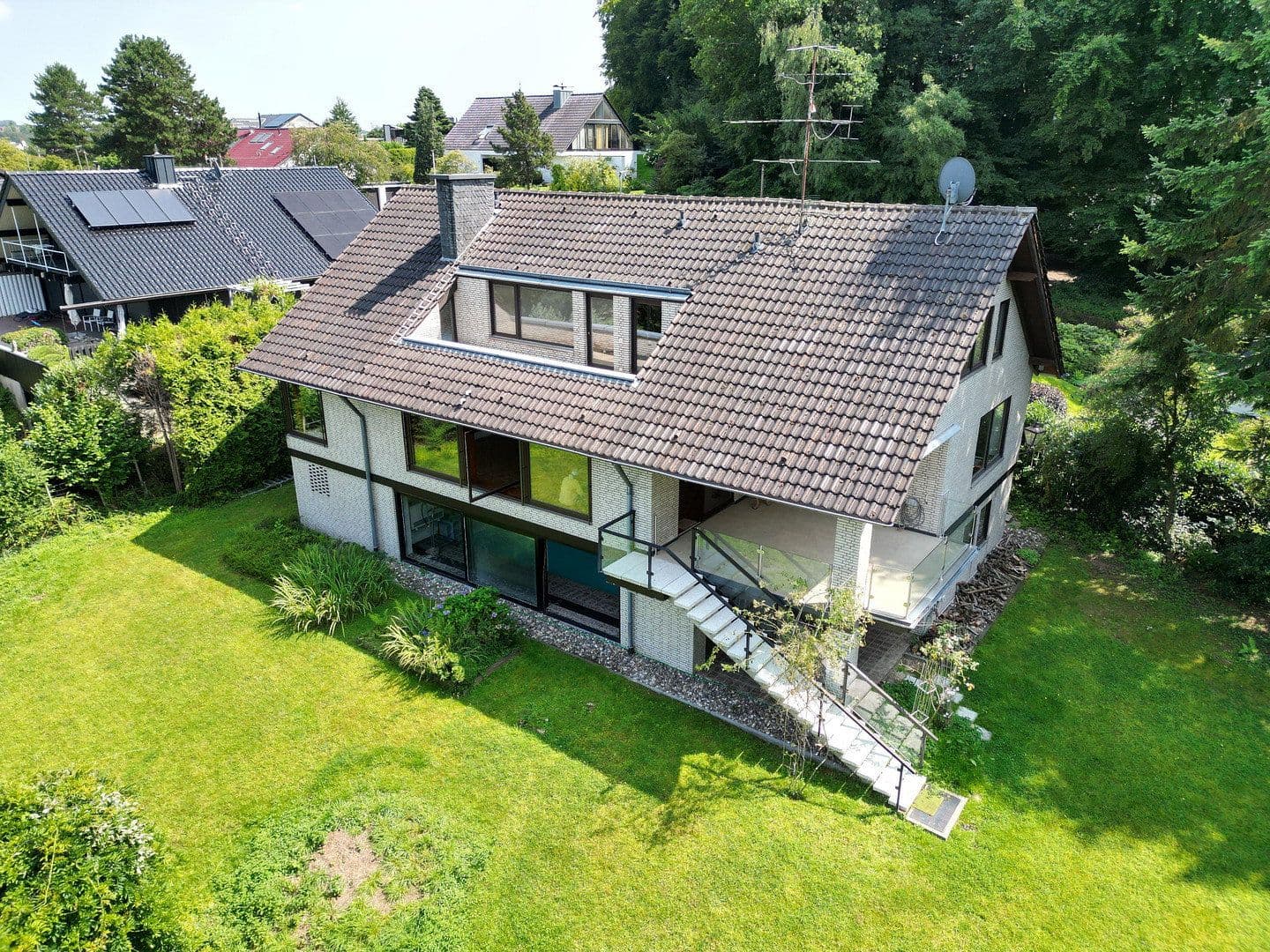 Prodej domu 347 m², pozemek 2.550 m², Overath, Severní Porýní-Vestfálsko Prodej domu 347 m², pozemek 2.550 m², Overath, Severní Porýní-Vestfálsko