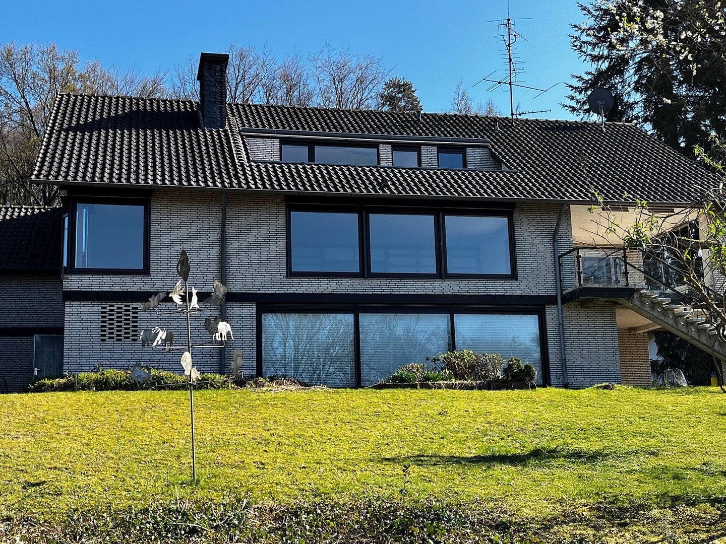 Prodej domu 347 m², pozemek 2.550 m², Overath, Severní Porýní-Vestfálsko Prodej domu 347 m², pozemek 2.550 m², Overath, Severní Porýní-Vestfálsko