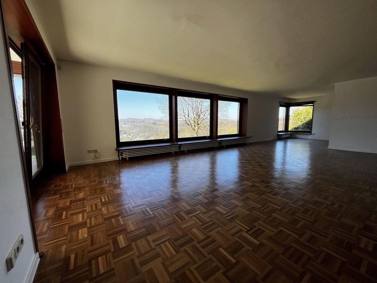 Prodej domu 347 m², pozemek 2.550 m², Overath, Severní Porýní-Vestfálsko Prodej domu 347 m², pozemek 2.550 m², Overath, Severní Porýní-Vestfálsko