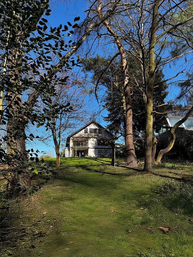 Prodej domu 347 m², pozemek 2.550 m², Overath, Severní Porýní-Vestfálsko Prodej domu 347 m², pozemek 2.550 m², Overath, Severní Porýní-Vestfálsko