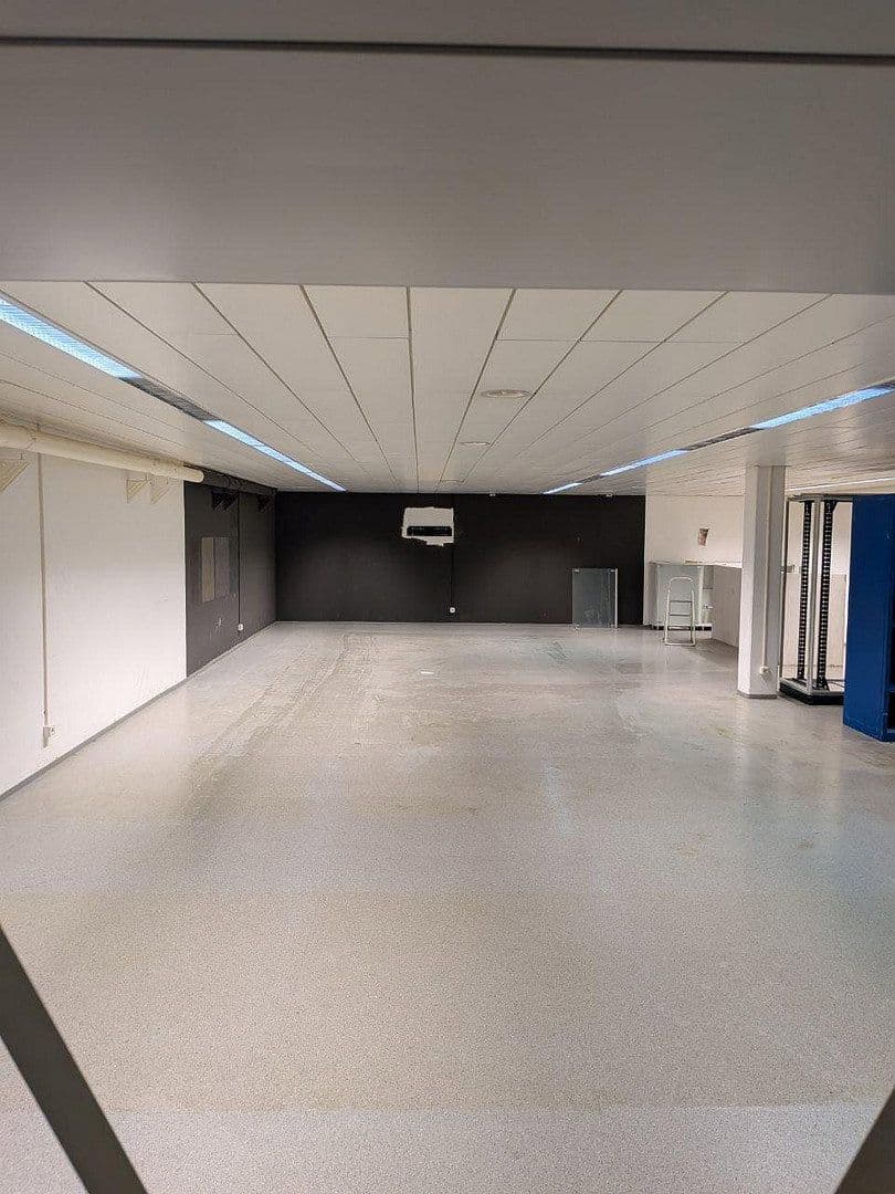 Pronájem nebytového prostoru 180 m², Wiesecker Weg,17, Gießen, Hessen Pronájem nebytového prostoru 180 m², Wiesecker Weg,17, Gießen, Hessen