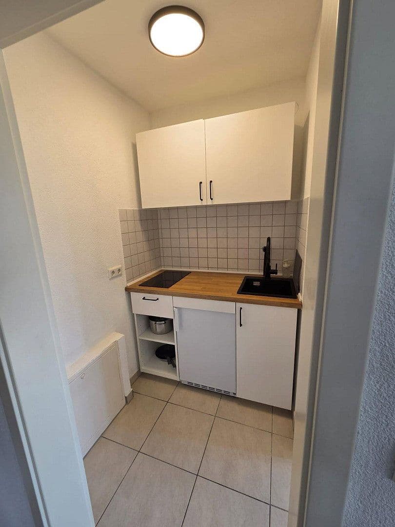 Pronájem bytu 1+1 22 m², Heilbronn, Bádensko-Württembersko Pronájem bytu 1+1 22 m², Heilbronn, Bádensko-Württembersko