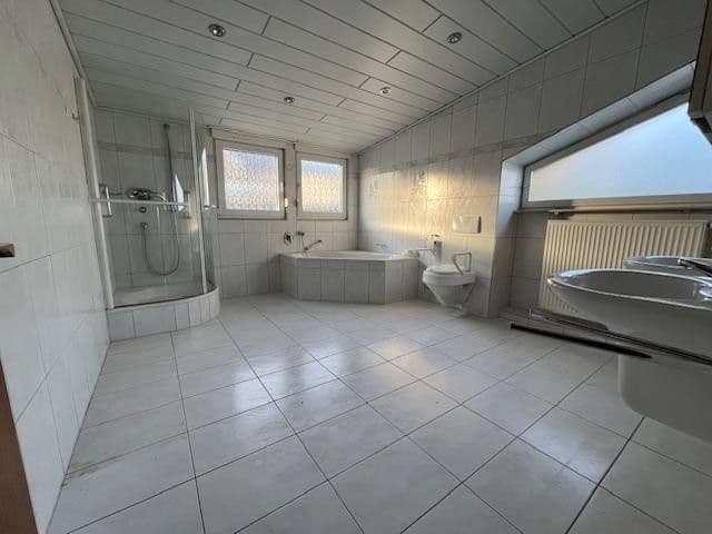 Prodej domu 175 m², pozemek 560 m², Schauinslandstr.14, Karlsbad, Bádensko-Württembersko Prodej domu 175 m², pozemek 560 m², Schauinslandstr.14, Karlsbad, Bádensko-Württembersko
