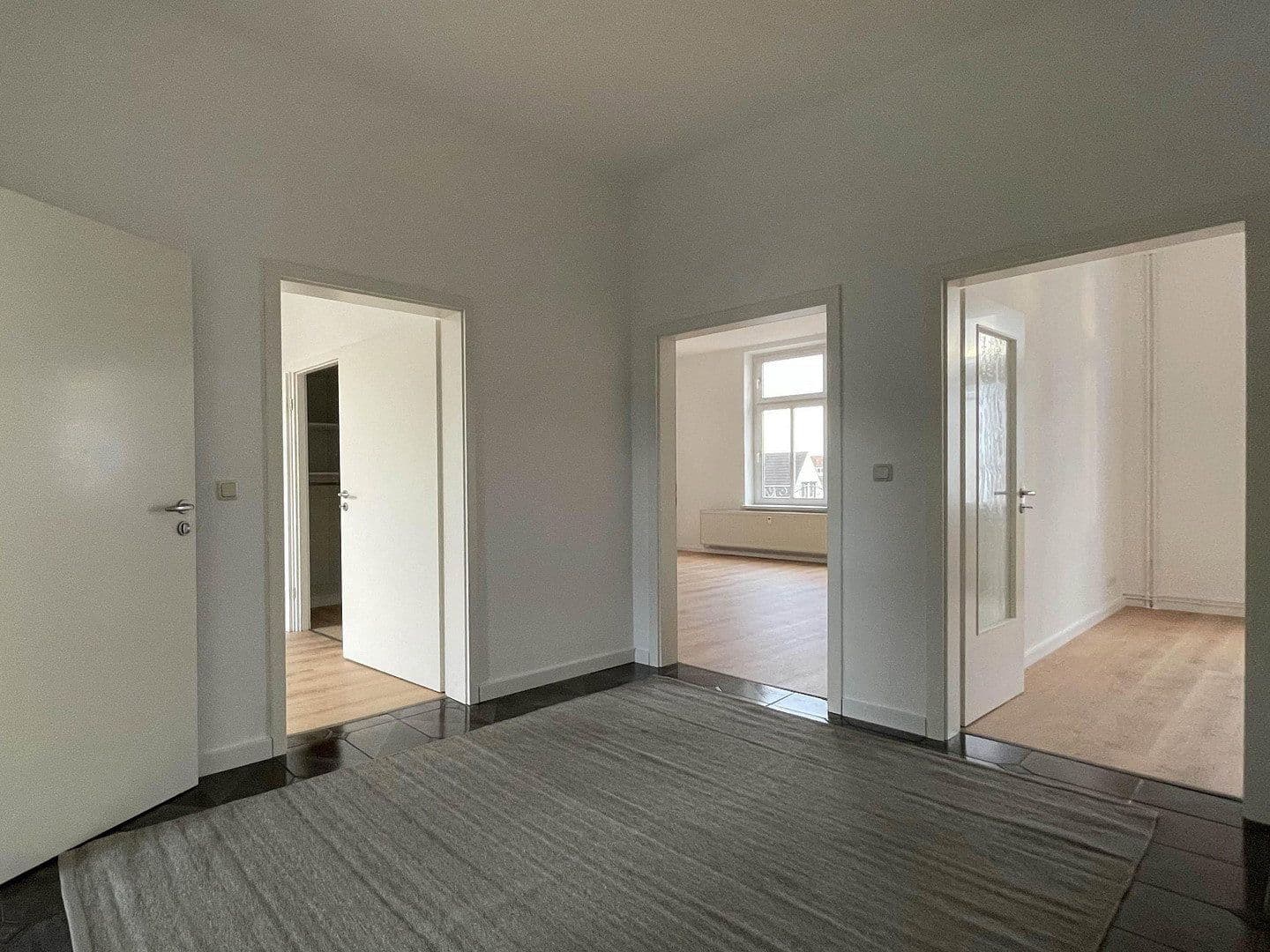 Pronájem bytu 3+kk 103 m², Güstrow, Mecklenburg-Vorpommern Pronájem bytu 3+kk 103 m², Güstrow, Mecklenburg-Vorpommern