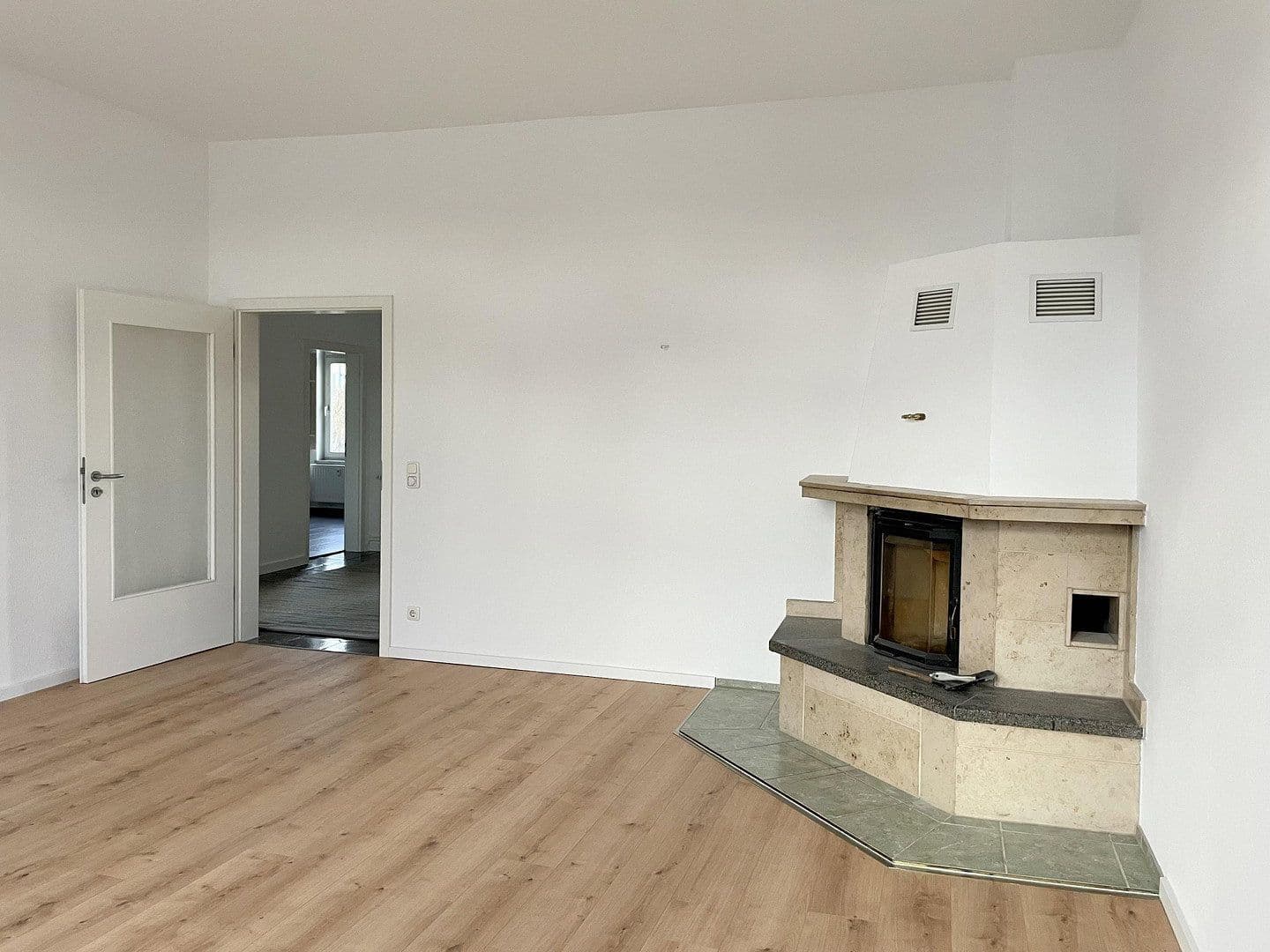 Pronájem bytu 3+kk 103 m², Güstrow, Mecklenburg-Vorpommern Pronájem bytu 3+kk 103 m², Güstrow, Mecklenburg-Vorpommern