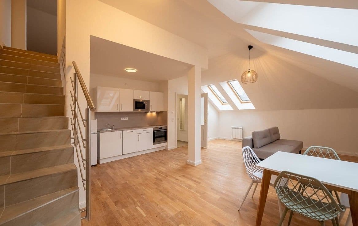Pronájem bytu 3+kk 112 m², Varšavská, Praha, Praha Pronájem bytu 3+kk 112 m², Varšavská, Praha, Praha