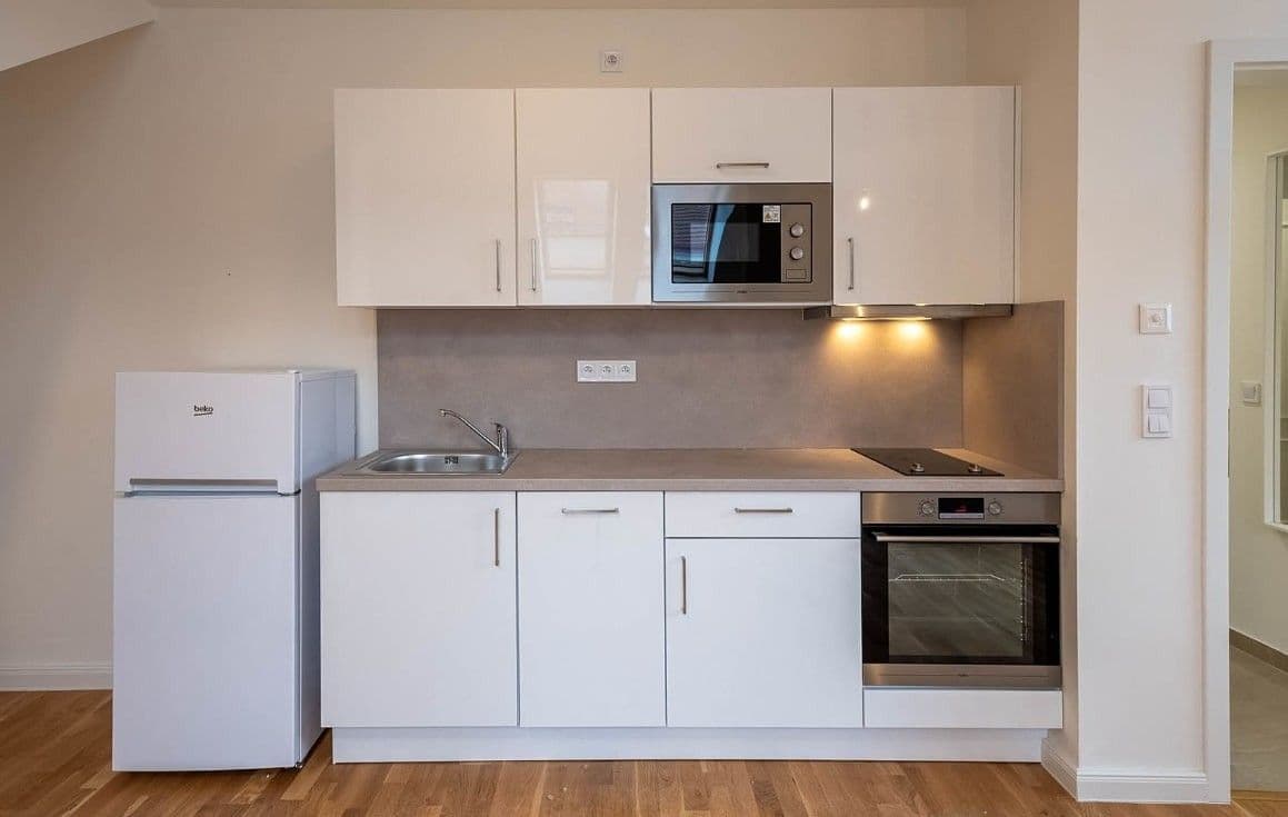 Pronájem bytu 3+kk 112 m², Varšavská, Praha, Praha Pronájem bytu 3+kk 112 m², Varšavská, Praha, Praha