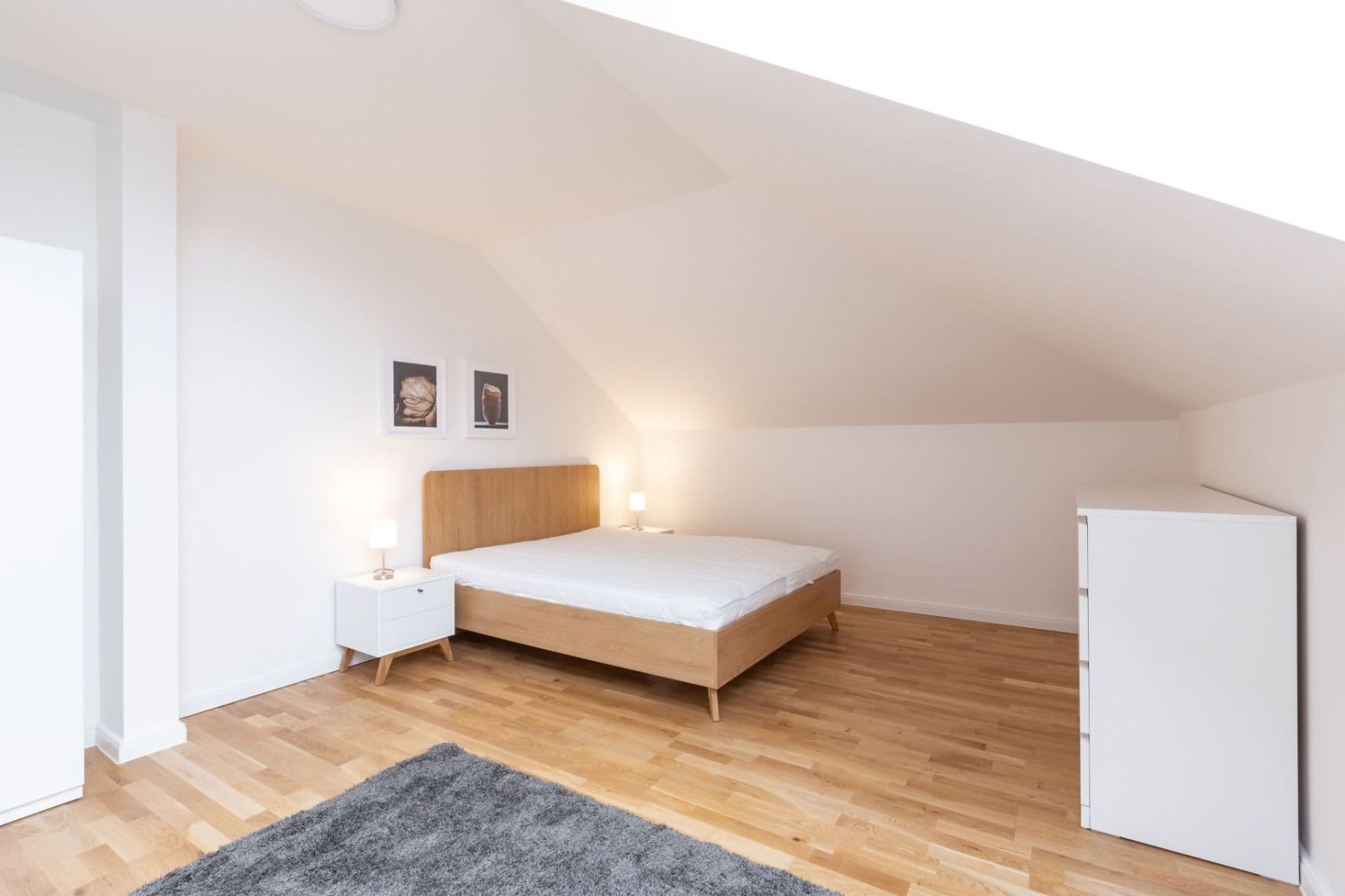 Pronájem bytu 3+kk 112 m², Varšavská, Praha, Praha Pronájem bytu 3+kk 112 m², Varšavská, Praha, Praha
