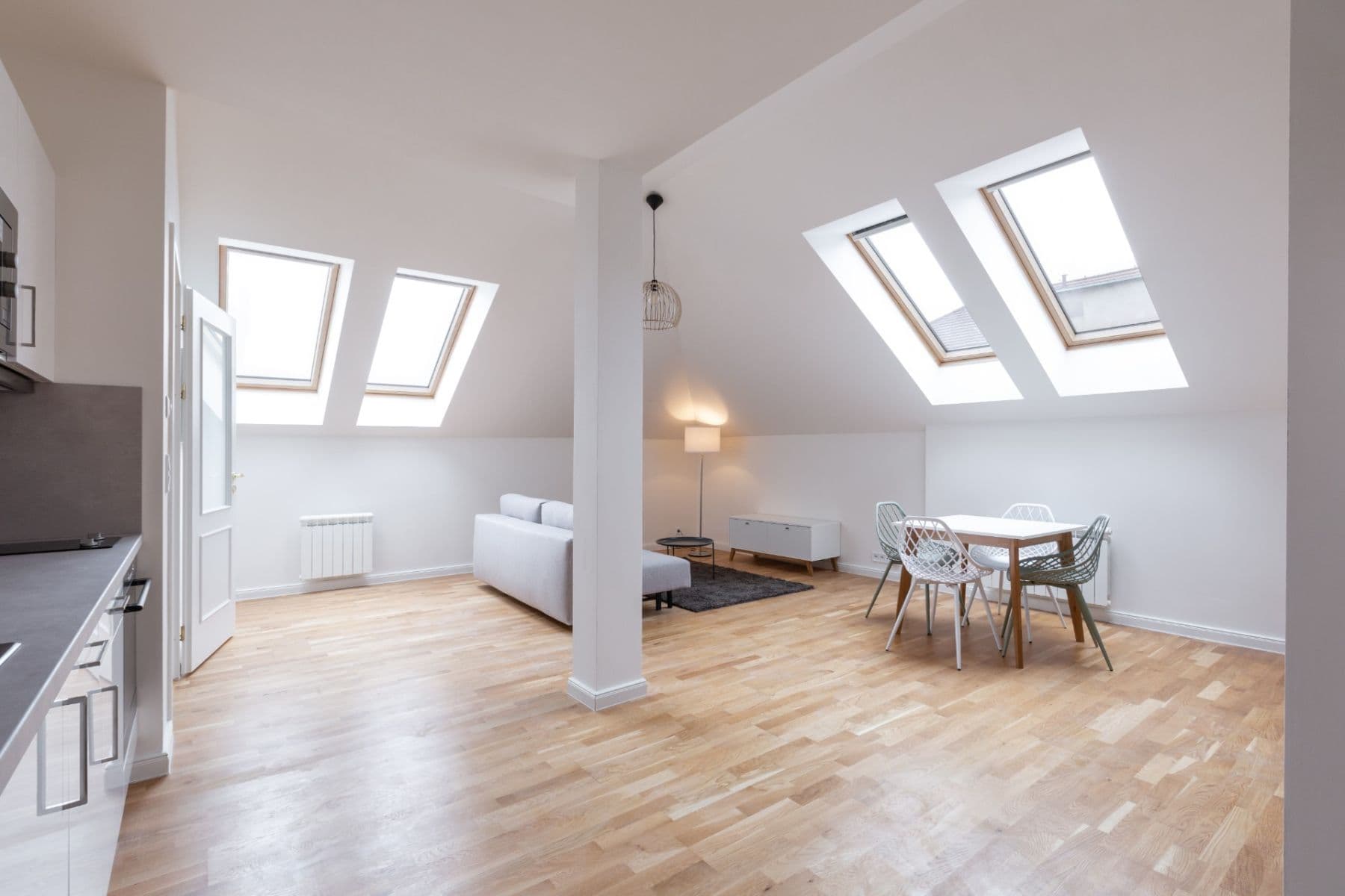 Pronájem bytu 3+kk 112 m², Varšavská, Praha, Praha Pronájem bytu 3+kk 112 m², Varšavská, Praha, Praha