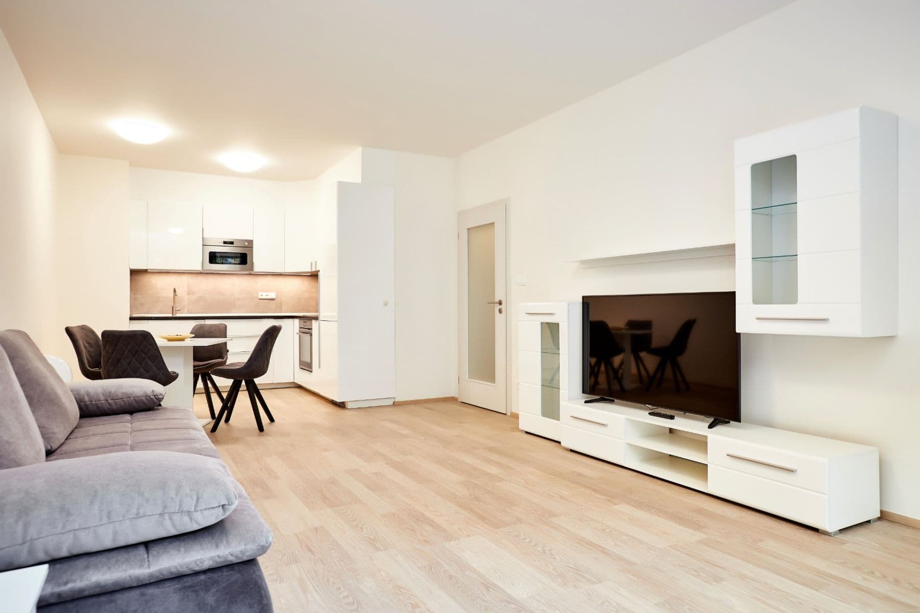 Pronájem bytu 2+kk 60 m², U Mlýnského kanálu, Praha, Praha Pronájem bytu 2+kk 60 m², U Mlýnského kanálu, Praha, Praha