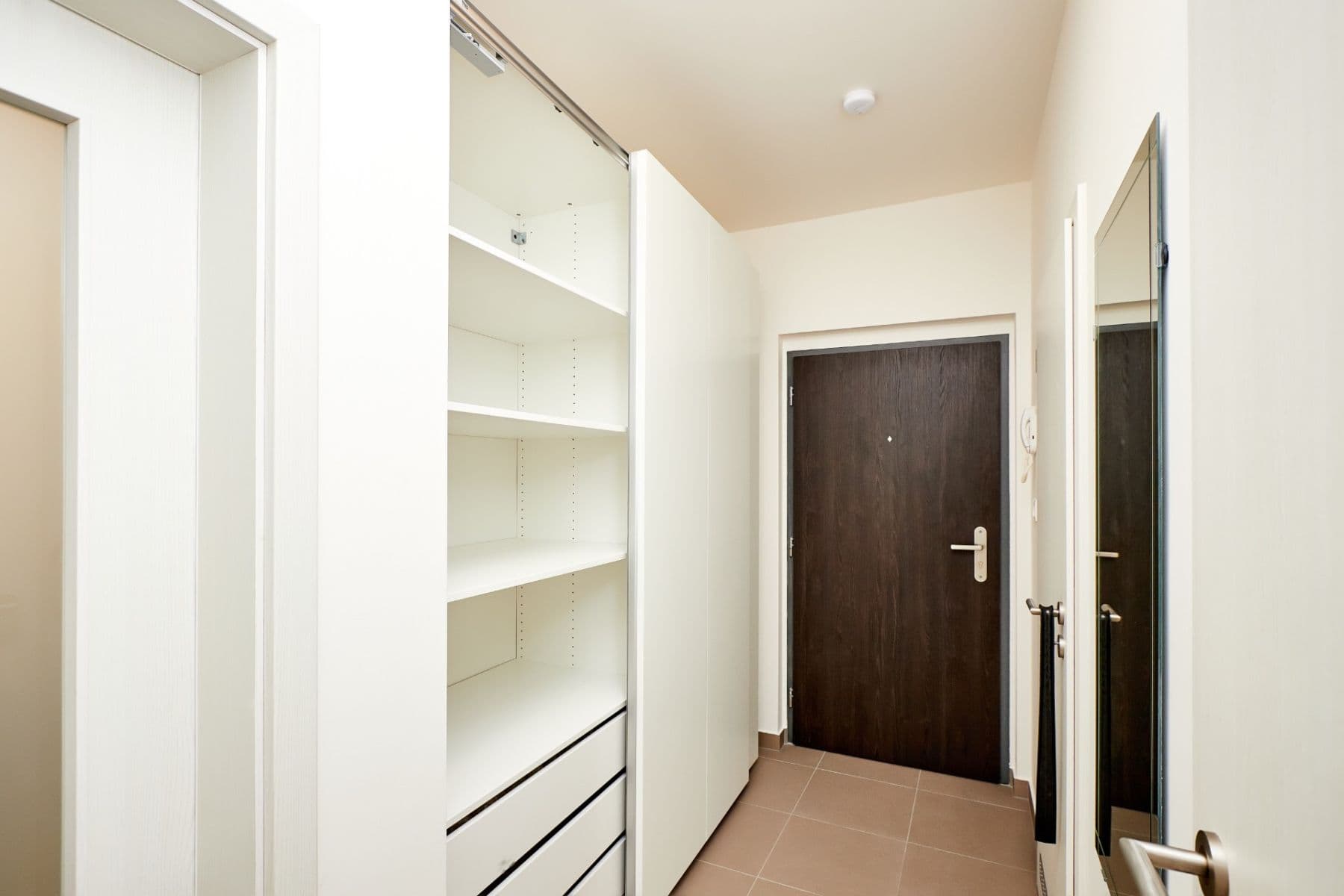 Pronájem bytu 2+kk 60 m², U Mlýnského kanálu, Praha, Praha Pronájem bytu 2+kk 60 m², U Mlýnského kanálu, Praha, Praha