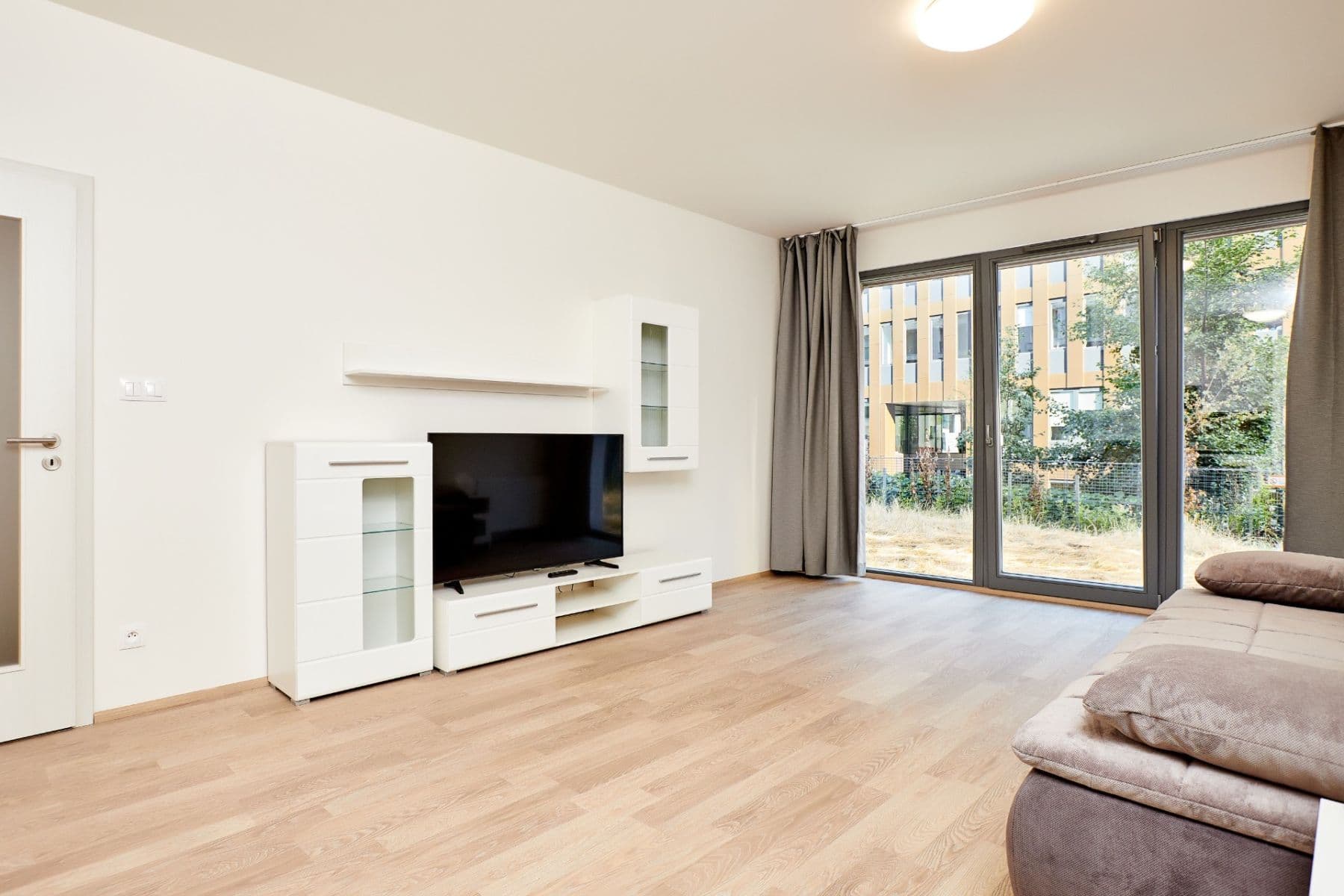 Pronájem bytu 2+kk 60 m², U Mlýnského kanálu, Praha, Praha Pronájem bytu 2+kk 60 m², U Mlýnského kanálu, Praha, Praha