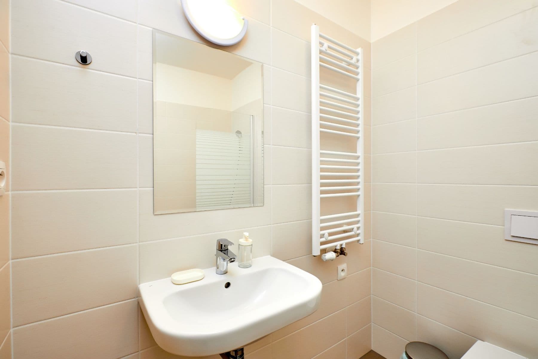 Pronájem bytu 2+kk 60 m², U Mlýnského kanálu, Praha, Praha Pronájem bytu 2+kk 60 m², U Mlýnského kanálu, Praha, Praha
