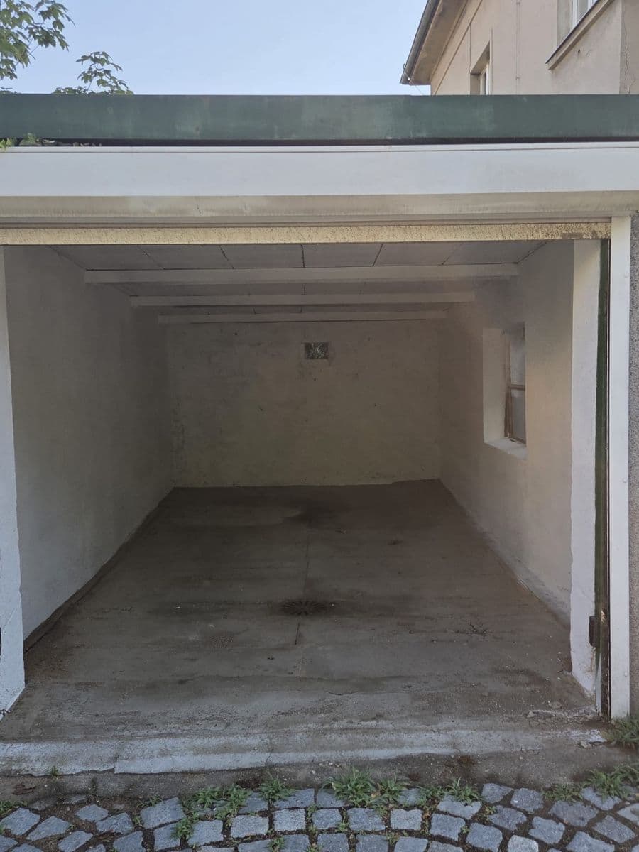 Pronájem garáže 13 m², Na Truhlářce, Praha, Praha Pronájem garáže 13 m², Na Truhlářce, Praha, Praha