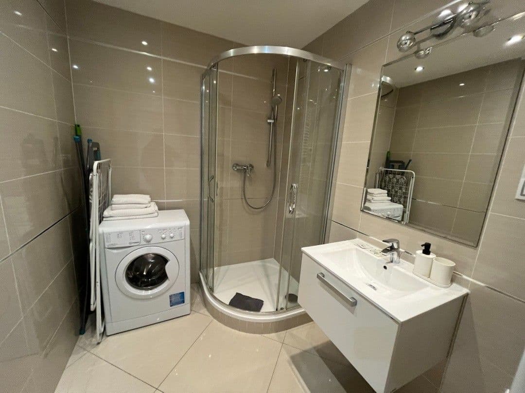 Pronájem bytu 1+kk 35 m², Olšanská, Praha, Praha Pronájem bytu 1+kk 35 m², Olšanská, Praha, Praha