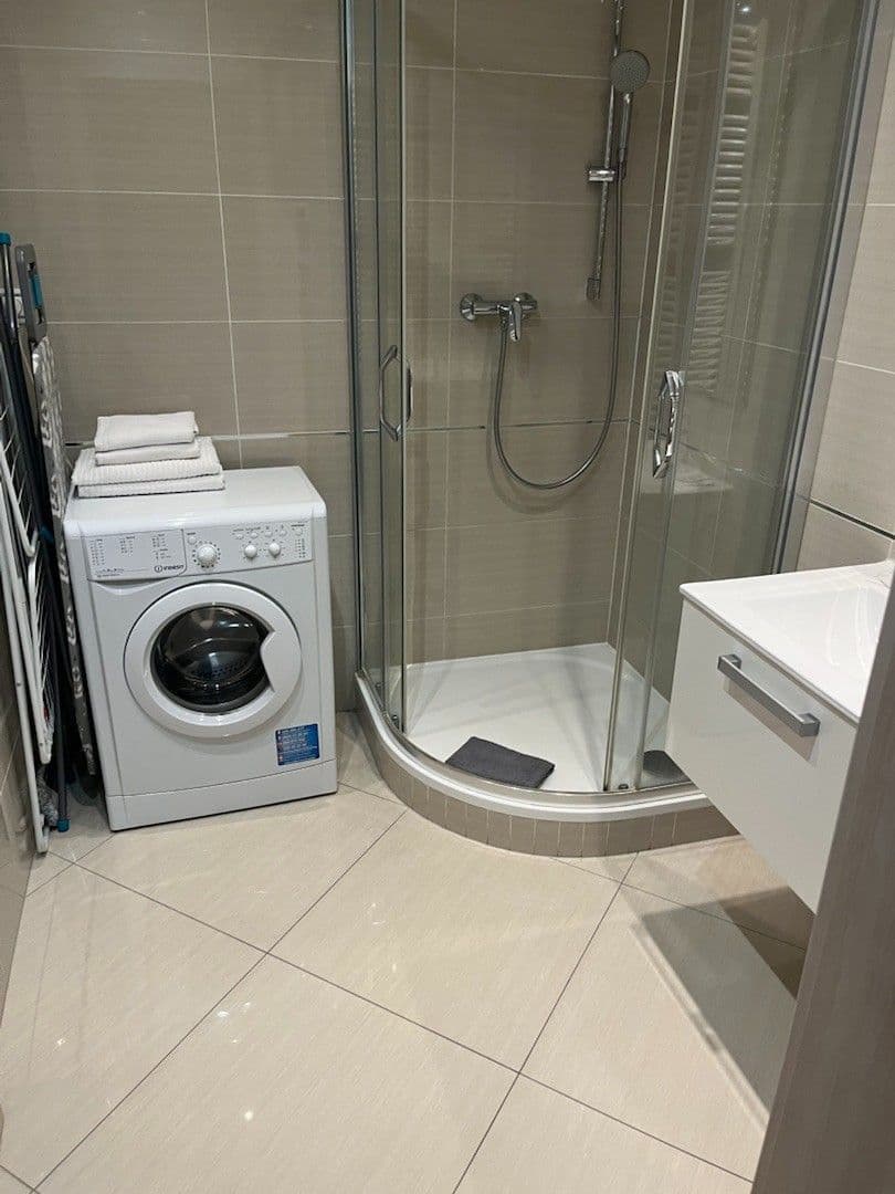 Pronájem bytu 1+kk 35 m², Olšanská, Praha, Praha Pronájem bytu 1+kk 35 m², Olšanská, Praha, Praha