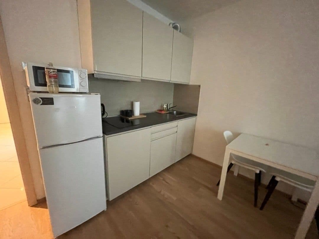 Pronájem bytu 1+kk 35 m², Olšanská, Praha, Praha Pronájem bytu 1+kk 35 m², Olšanská, Praha, Praha