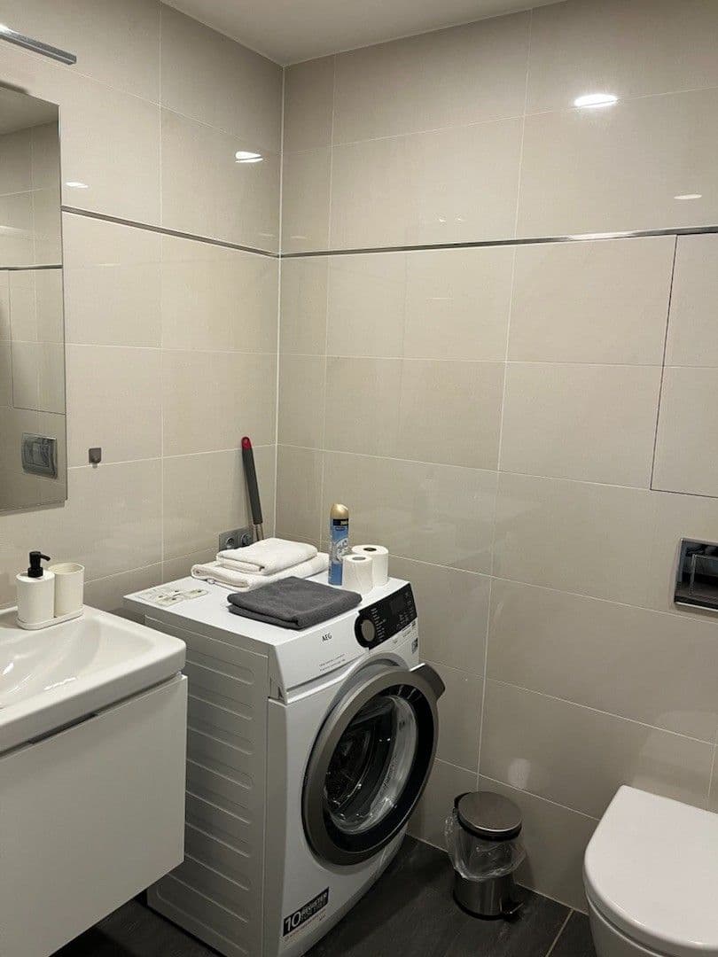 Pronájem bytu 1+kk 38 m², Kurta Konráda, Praha, Praha Pronájem bytu 1+kk 38 m², Kurta Konráda, Praha, Praha