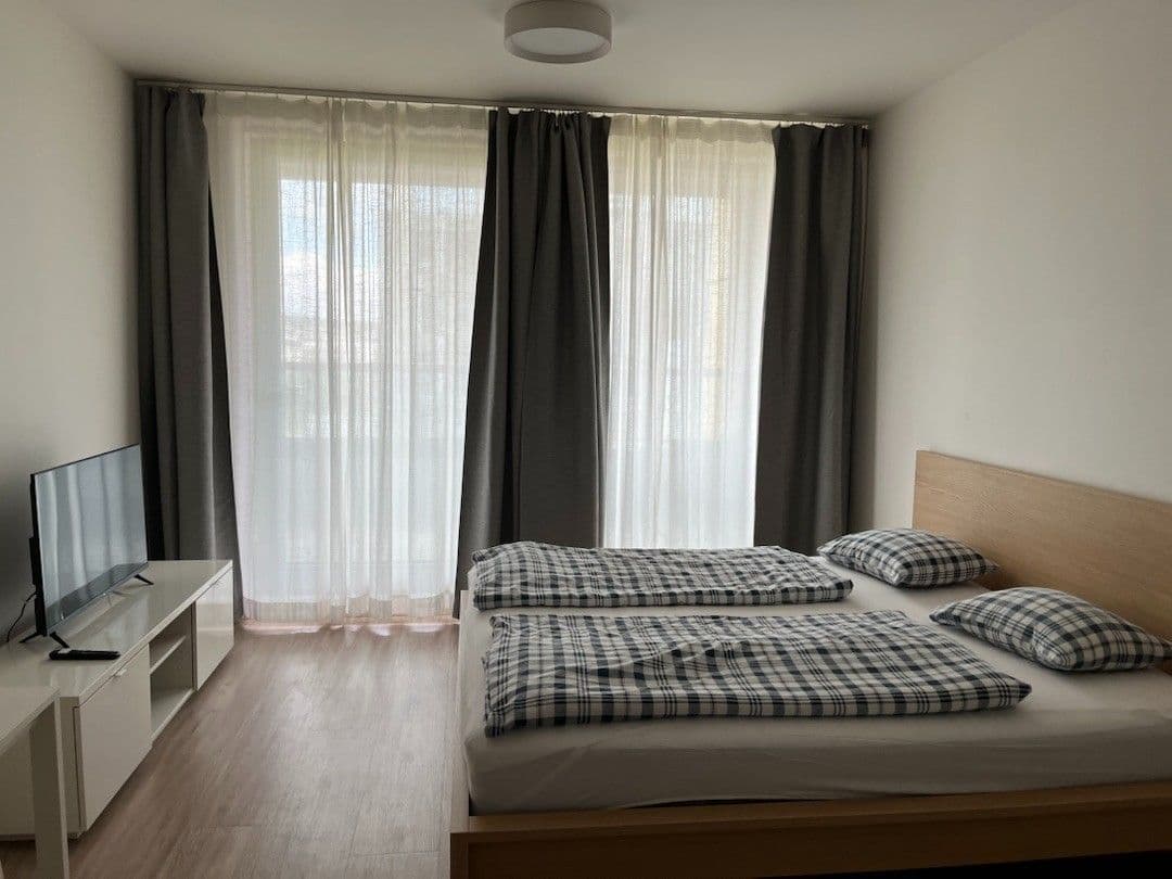 Pronájem bytu 1+kk 38 m², Kurta Konráda, Praha, Praha Pronájem bytu 1+kk 38 m², Kurta Konráda, Praha, Praha