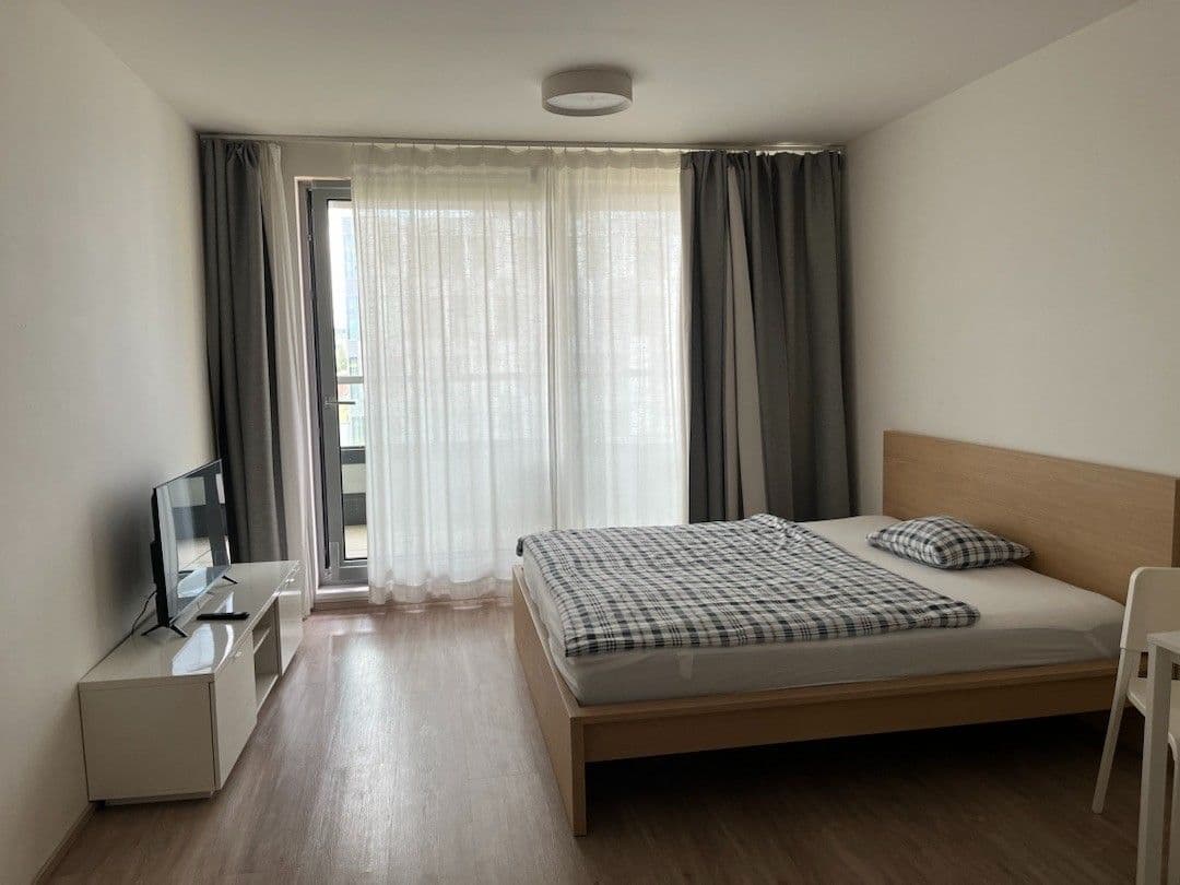 Pronájem bytu 1+kk 38 m², Kurta Konráda, Praha, Praha Pronájem bytu 1+kk 38 m², Kurta Konráda, Praha, Praha