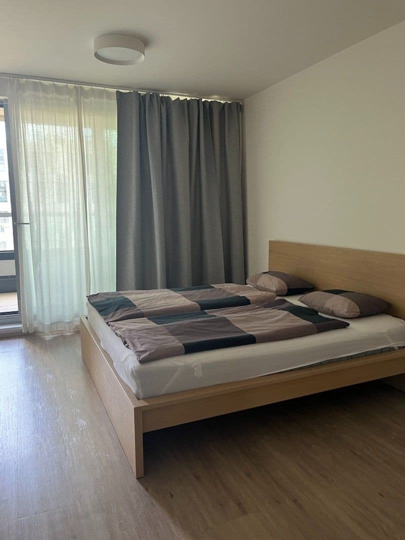 Pronájem bytu 1+kk 38 m², Kurta Konráda, Praha, Praha Pronájem bytu 1+kk 38 m², Kurta Konráda, Praha, Praha