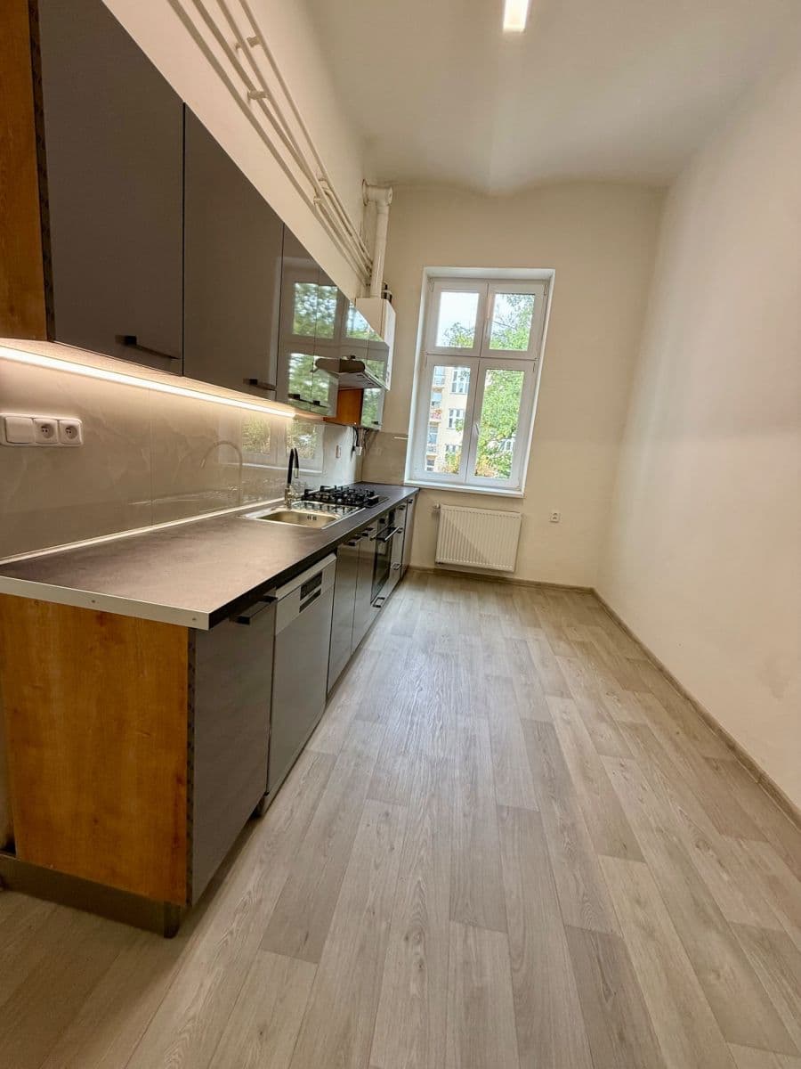 Pronájem bytu 3+1 80 m², Zámecká, Ostrava, Moravskoslezský kraj Pronájem bytu 3+1 80 m², Zámecká, Ostrava, Moravskoslezský kraj