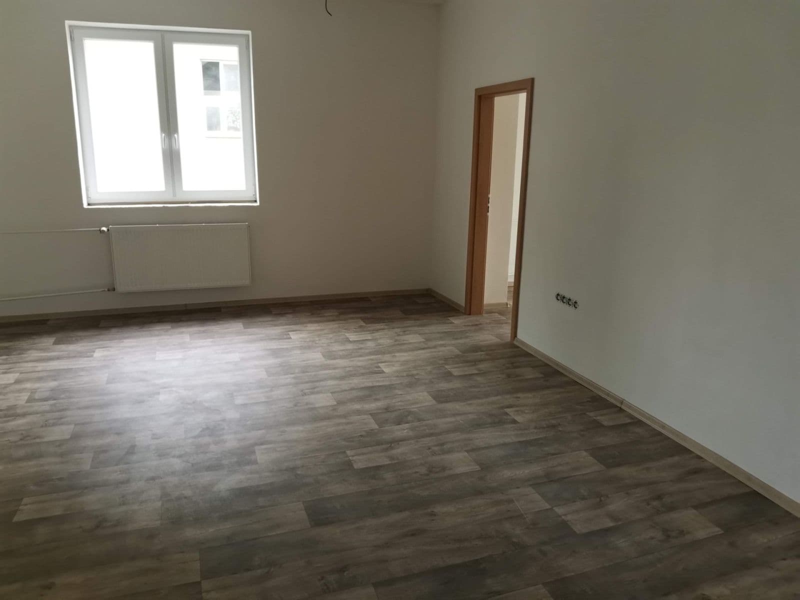 Pronájem nebytového prostoru 36 m², Brožíkova, Beroun, Středočeský kraj Pronájem nebytového prostoru 36 m², Brožíkova, Beroun, Středočeský kraj