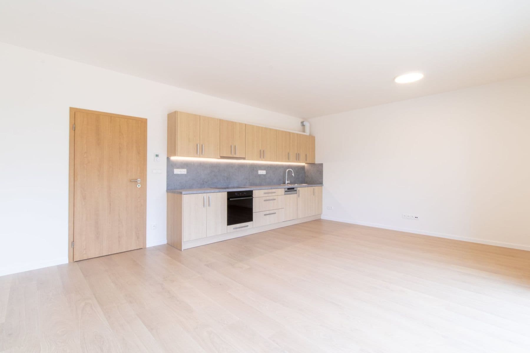Pronájem bytu 1+kk 35 m², Suchánkova, Benešov, Středočeský kraj Pronájem bytu 1+kk 35 m², Suchánkova, Benešov, Středočeský kraj
