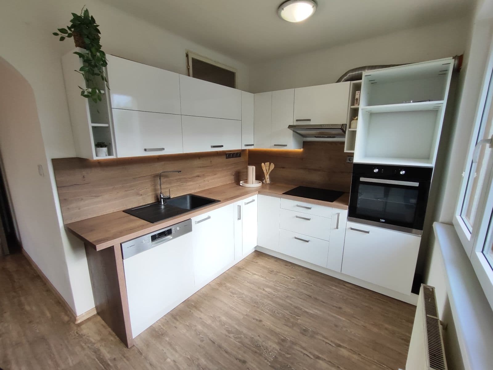Prodej bytu 3+1 65 m², Na Nábřeží, Lomnice nad Lužnicí, Jihočeský kraj Prodej bytu 3+1 65 m², Na Nábřeží, Lomnice nad Lužnicí, Jihočeský kraj