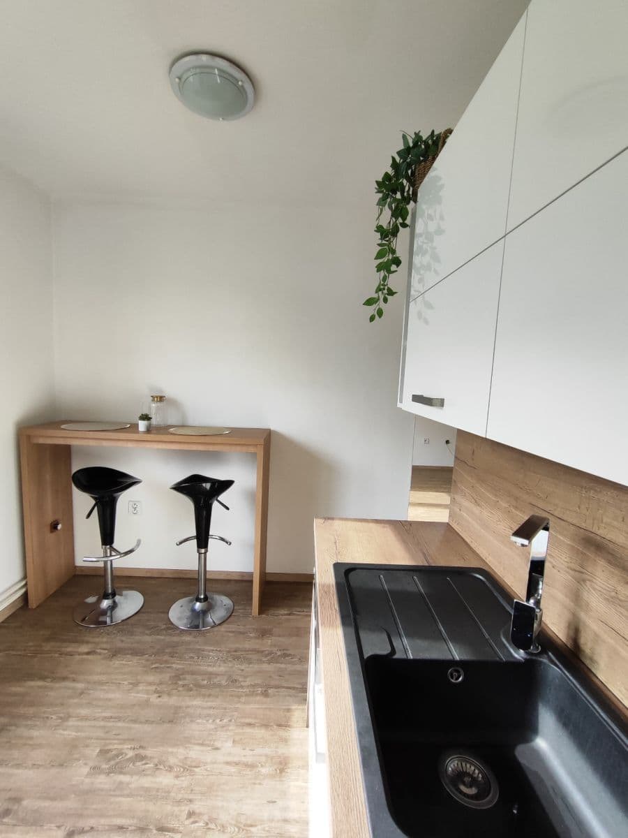 Prodej bytu 3+1 65 m², Na Nábřeží, Lomnice nad Lužnicí, Jihočeský kraj Prodej bytu 3+1 65 m², Na Nábřeží, Lomnice nad Lužnicí, Jihočeský kraj