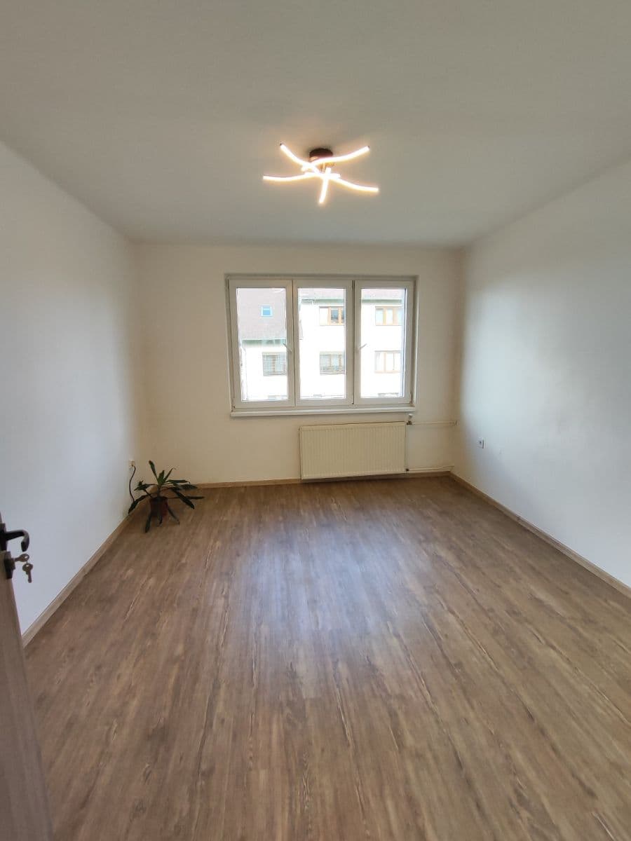 Prodej bytu 3+1 65 m², Na Nábřeží, Lomnice nad Lužnicí, Jihočeský kraj Prodej bytu 3+1 65 m², Na Nábřeží, Lomnice nad Lužnicí, Jihočeský kraj
